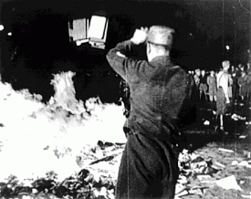 Fogueira de livros durante a Segunda Guerra Mundial Fogueira de livros nazista 275x218 Ediouro e a destruição de livros